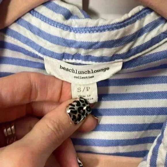 beachlunchlounge Sleeveless Button Up Striped Top Size Small Blue & White - Picture 2 of 6